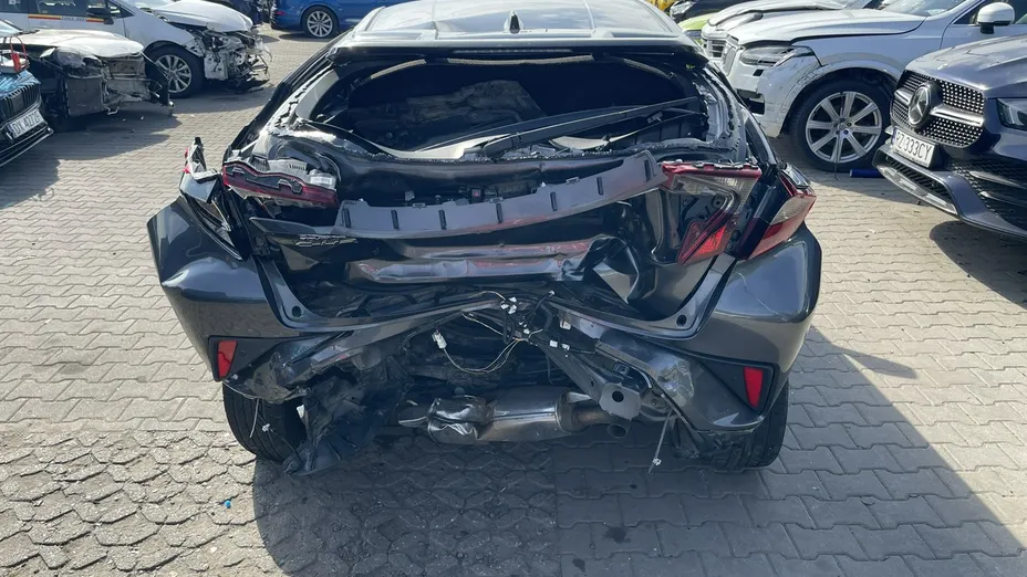 TOYOTA C-HR -