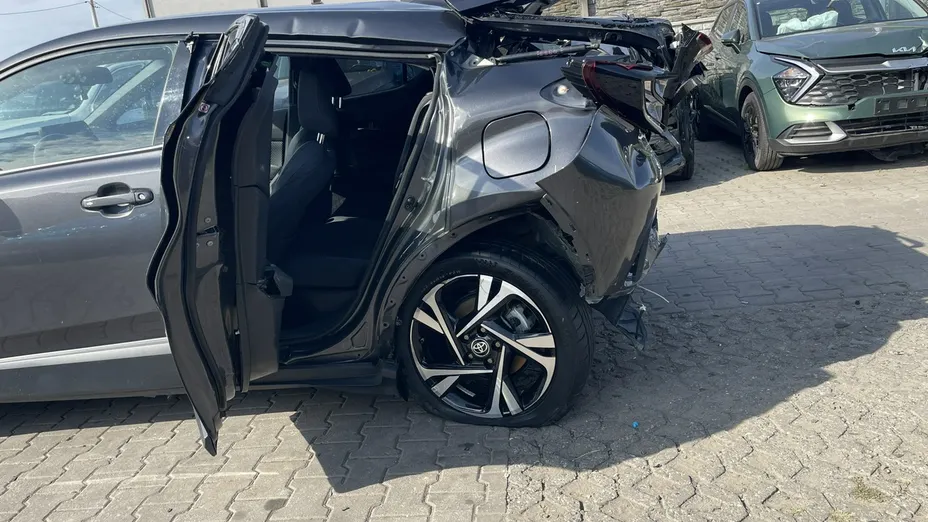 TOYOTA C-HR -