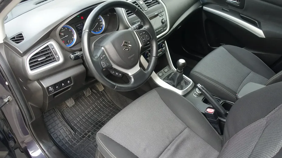 SUZUKI S-Cross -