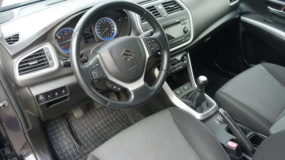 SUZUKI S-Cross -