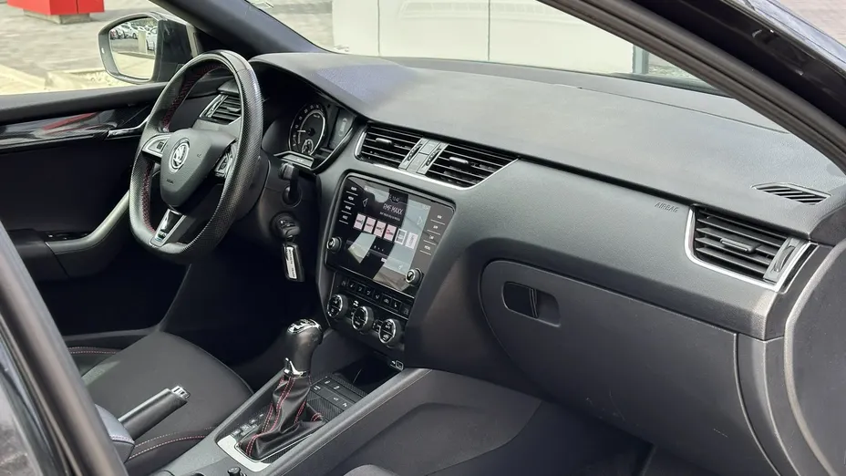SKODA Octavia -
