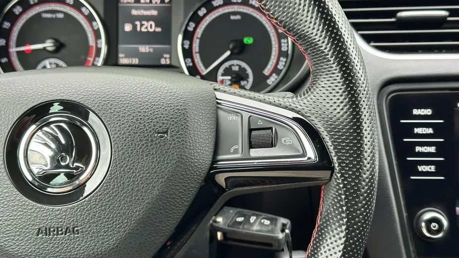 SKODA Octavia -