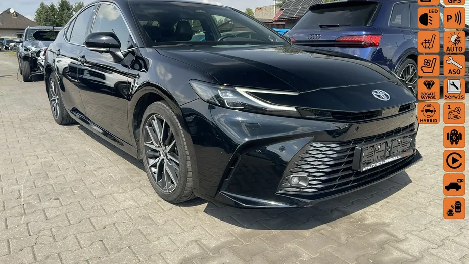 TOYOTA Camry -