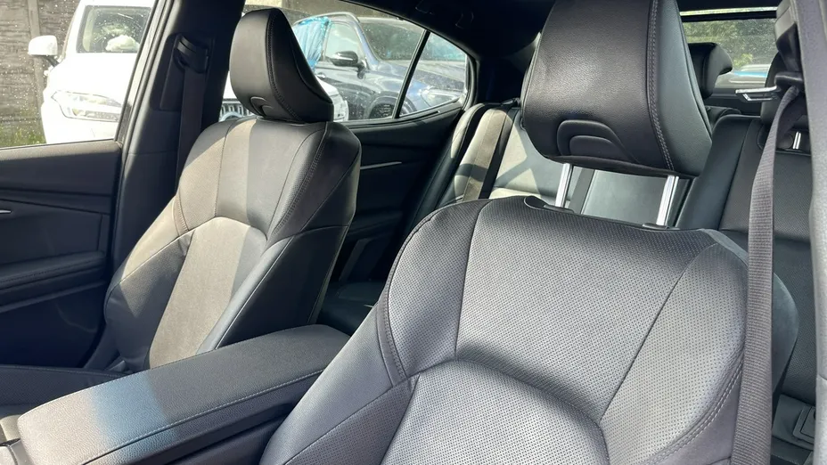TOYOTA Camry -