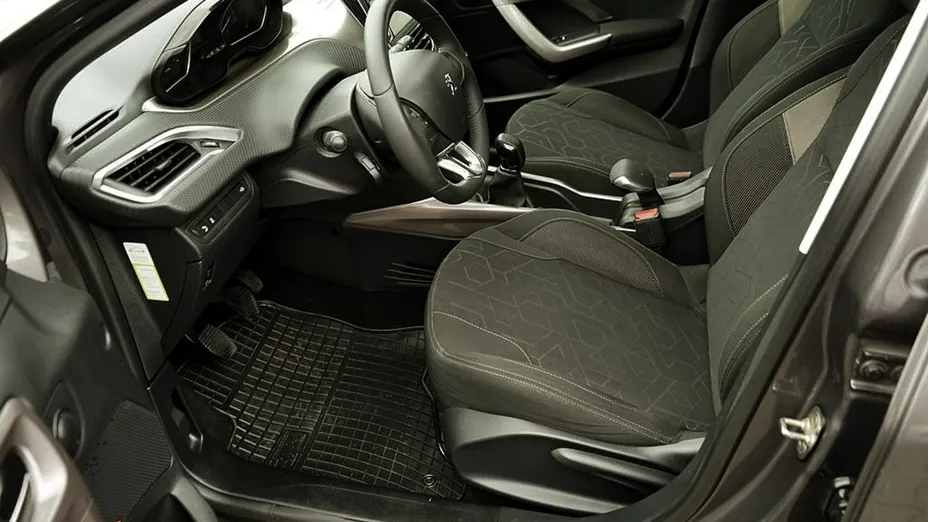 PEUGEOT 2008 -