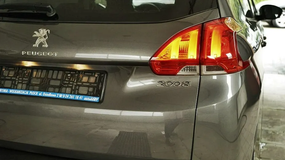 PEUGEOT 2008 -
