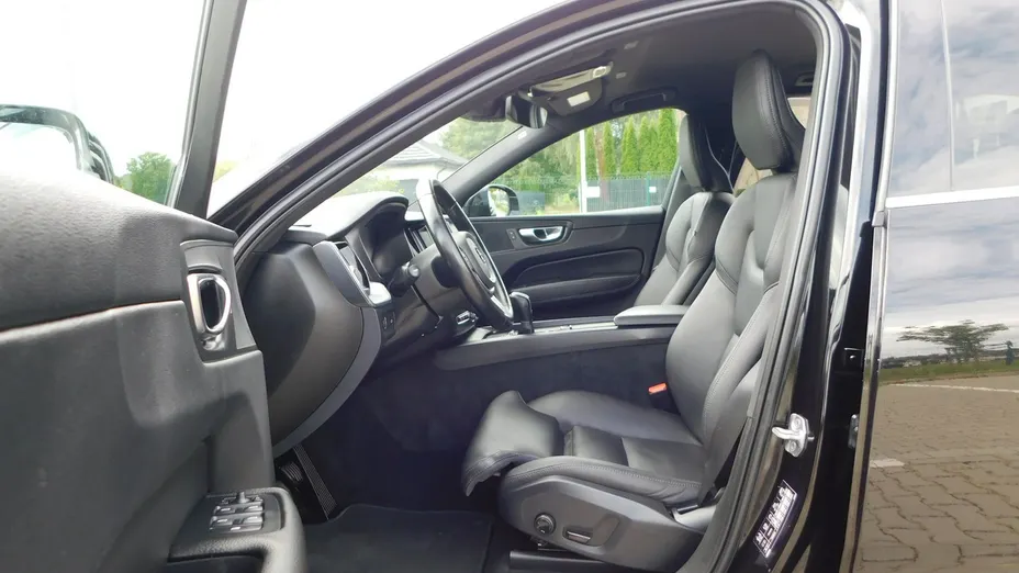 VOLVO XC60 -