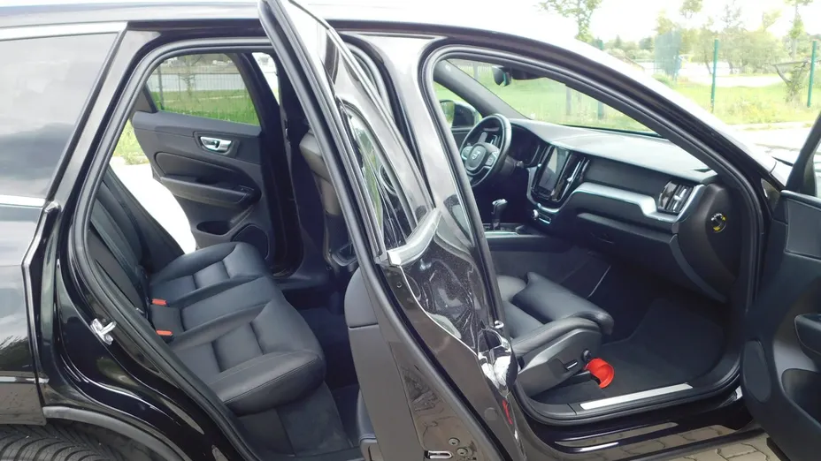 VOLVO XC60 -