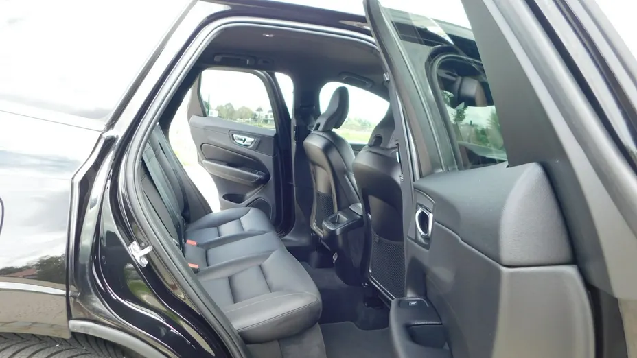 VOLVO XC60 -