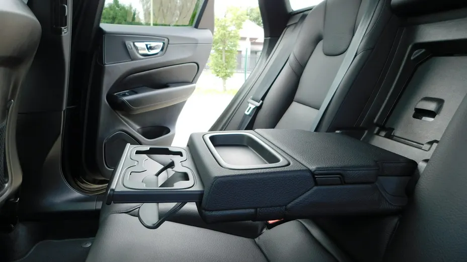 VOLVO XC60 -