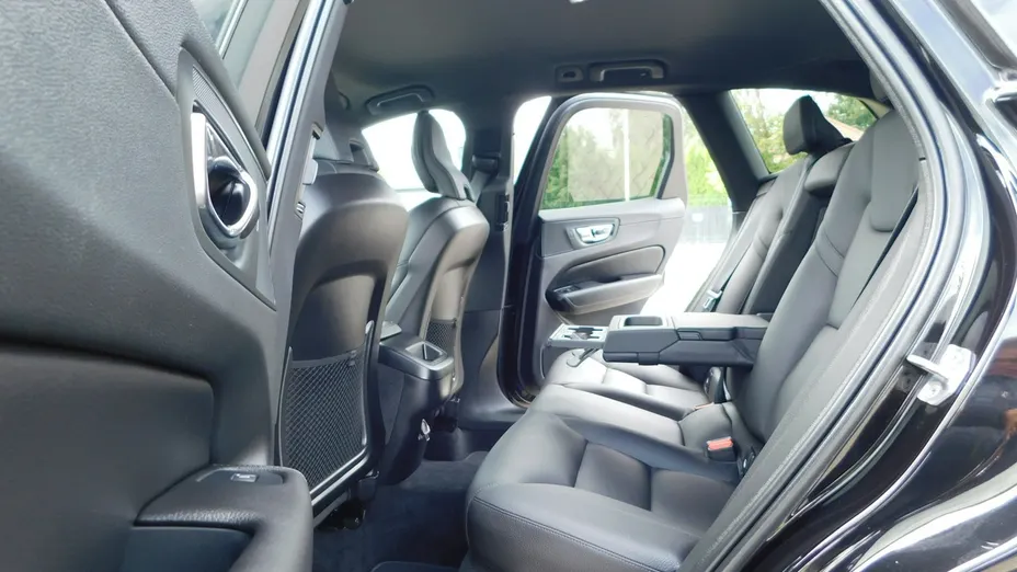 VOLVO XC60 -