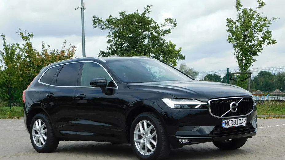 VOLVO XC60 -