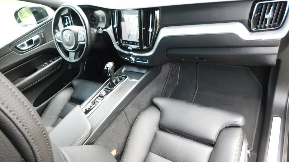 VOLVO XC60 -