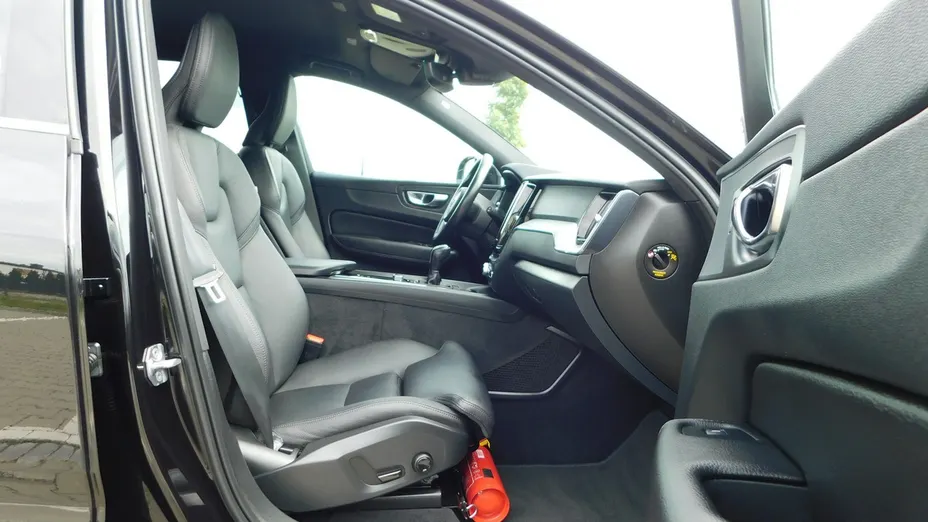 VOLVO XC60 -
