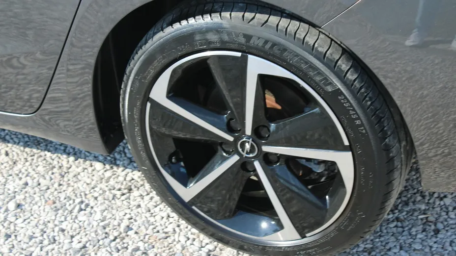 OPEL Astra -