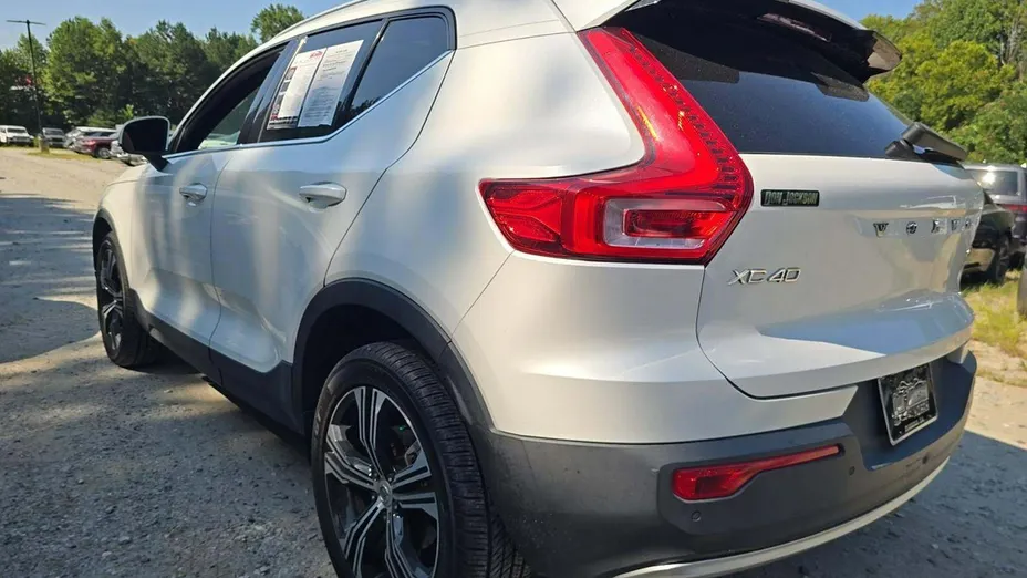 VOLVO XC40 -