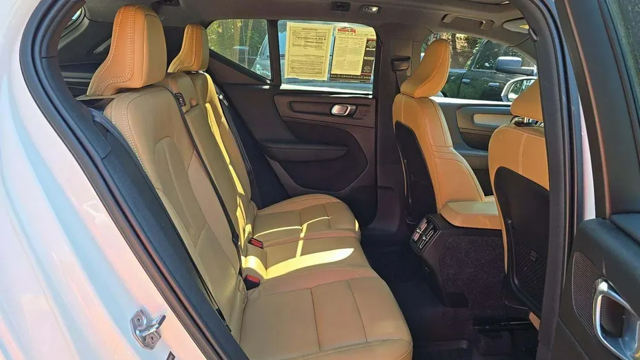 VOLVO XC40 -