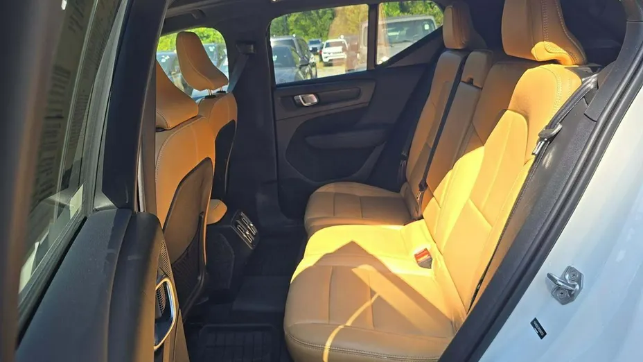 VOLVO XC40 -