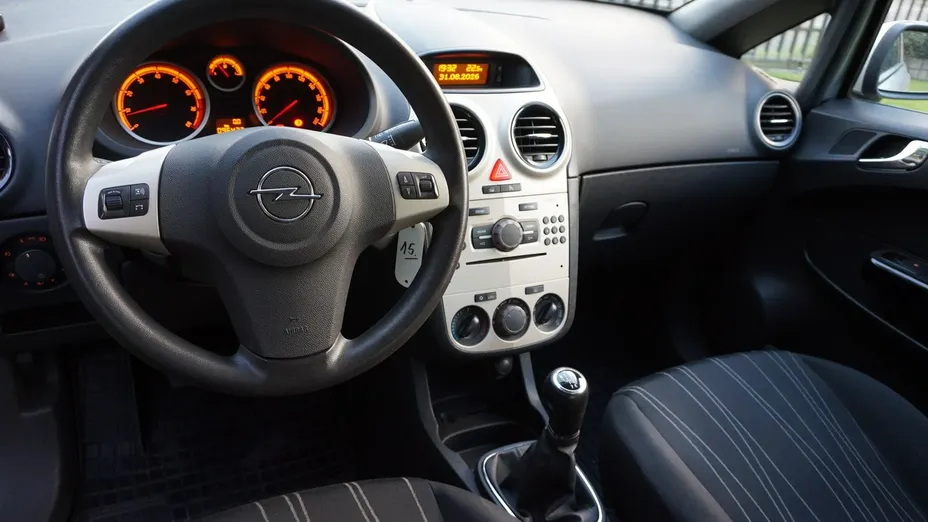 OPEL Corsa -