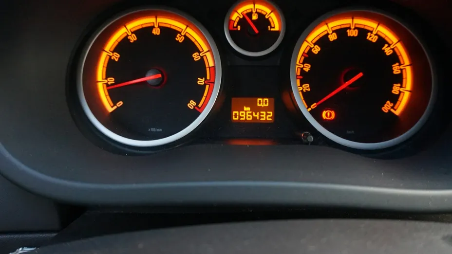 OPEL Corsa -