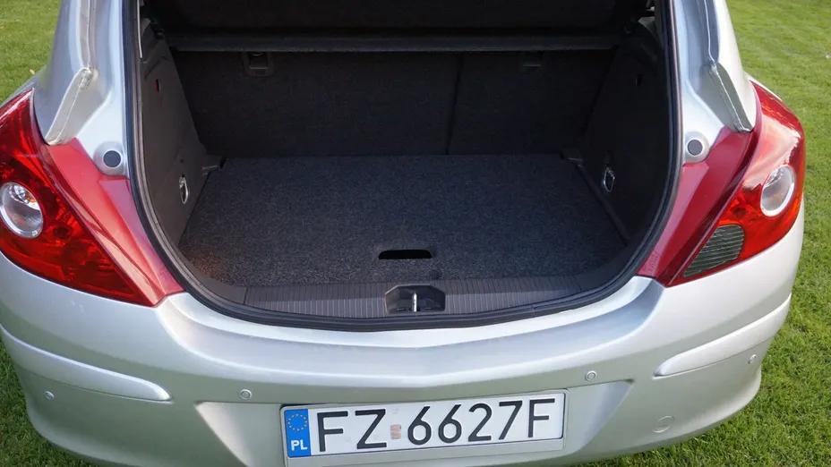 OPEL Corsa -