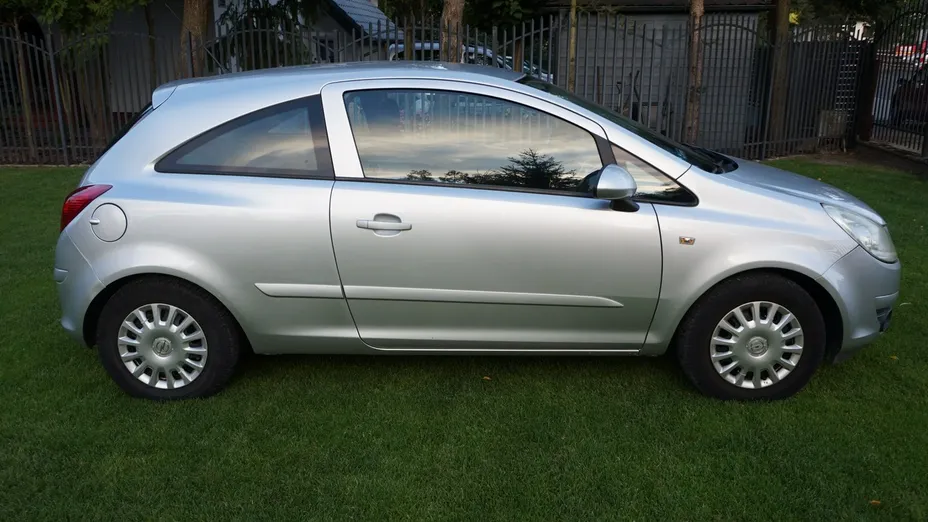 OPEL Corsa -