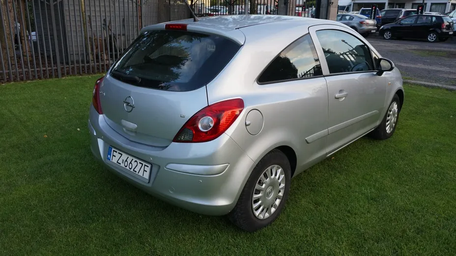 OPEL Corsa -
