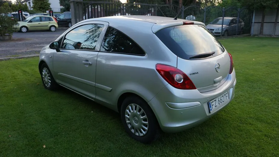 OPEL Corsa -