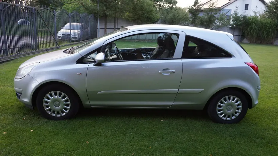 OPEL Corsa -