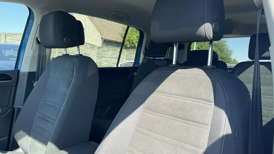 VOLKSWAGEN Touran -