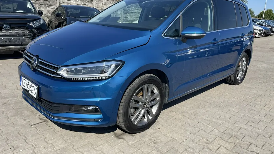 VOLKSWAGEN Touran -