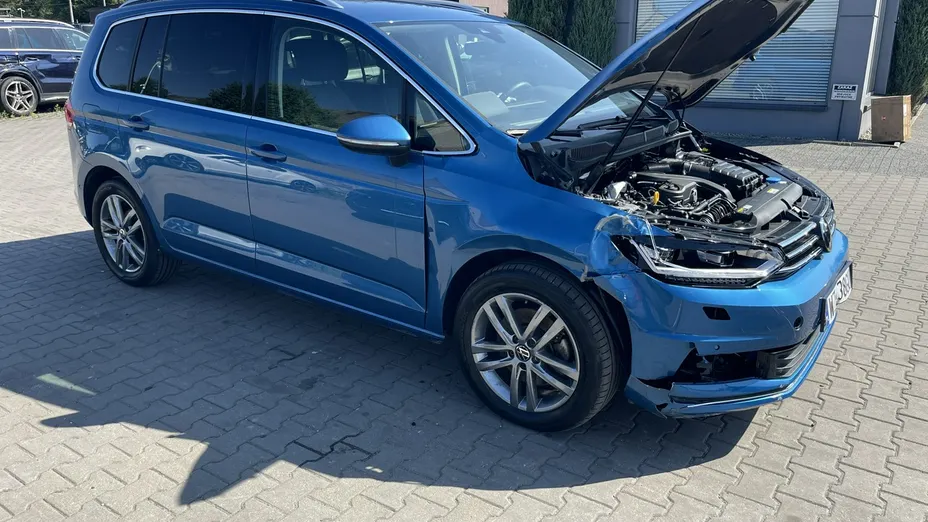 VOLKSWAGEN Touran -