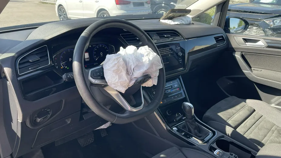 VOLKSWAGEN Touran -