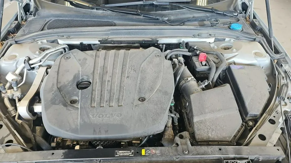 VOLVO S60 -