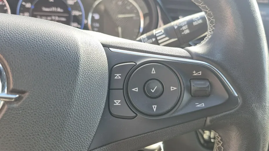 OPEL Insignia -