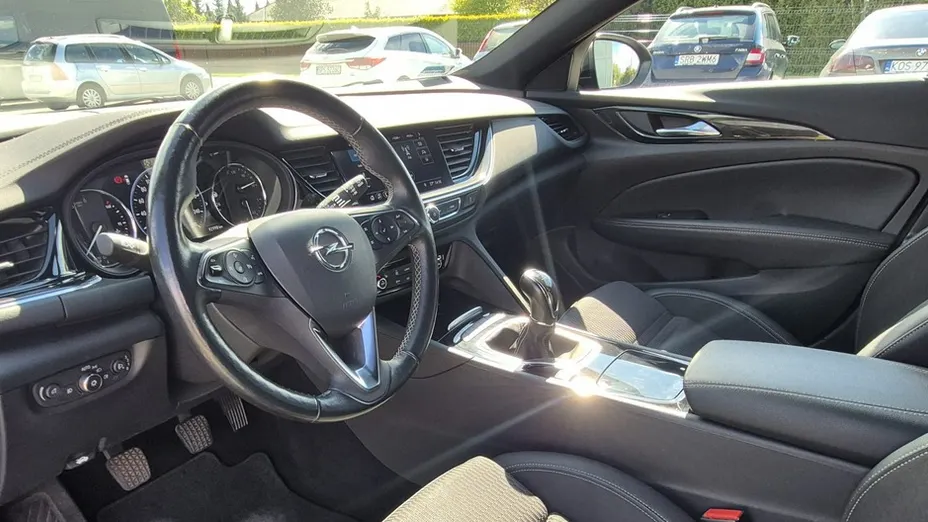 OPEL Insignia -