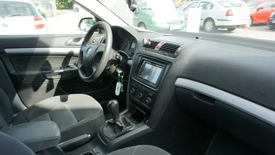 SKODA Octavia -
