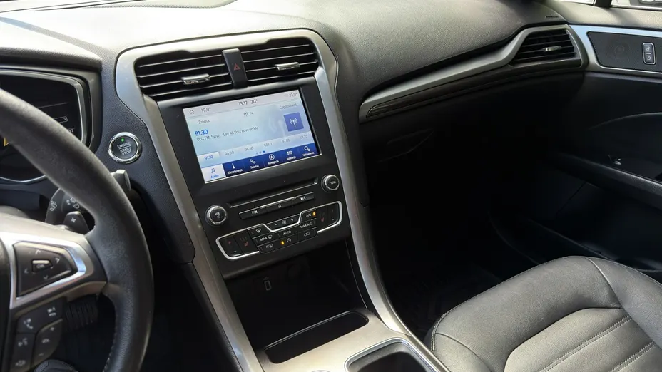 FORD Fusion -