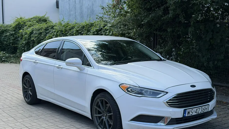 FORD Fusion -