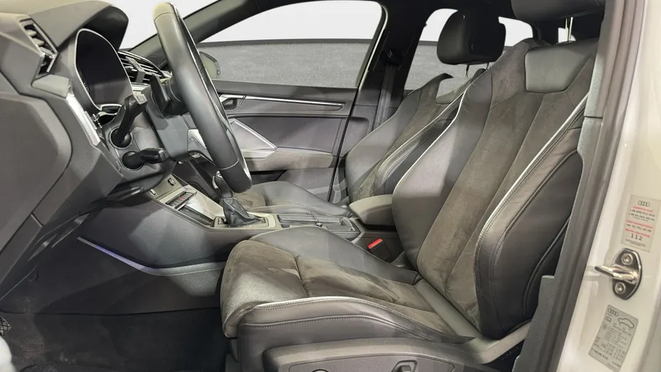 AUDI Q3 -