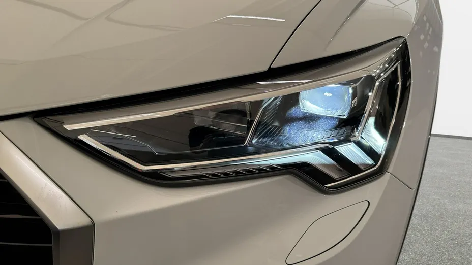 AUDI Q3 -
