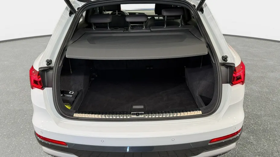 AUDI Q3 -