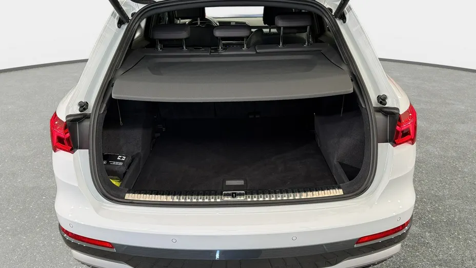 AUDI Q3 -