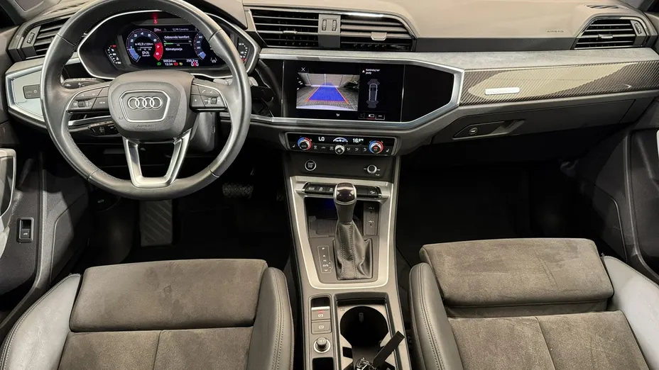 AUDI Q3 -