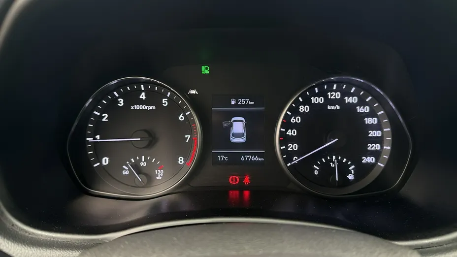 HYUNDAI i30 -