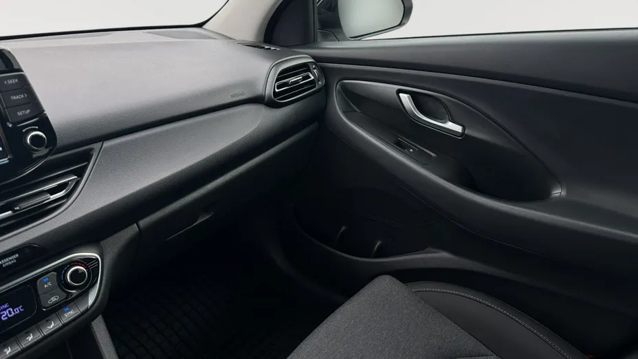 HYUNDAI i30 -
