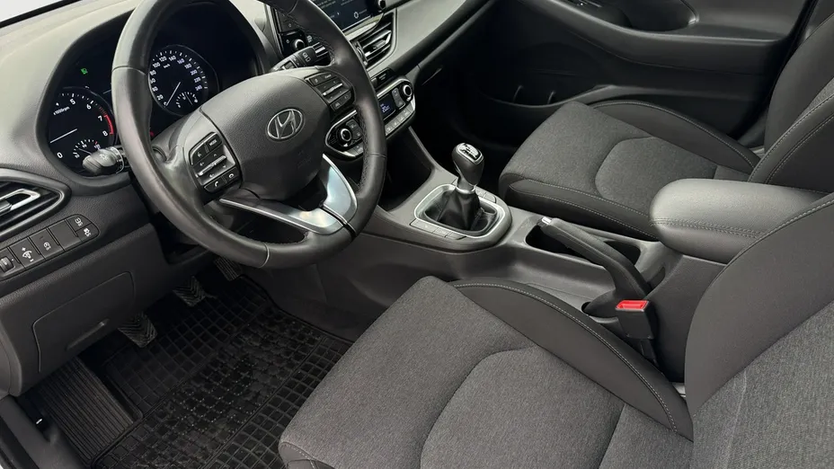 HYUNDAI i30 -