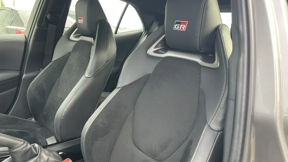 TOYOTA Corolla -