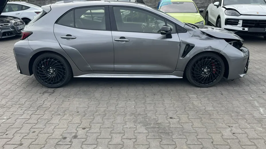 TOYOTA Corolla -