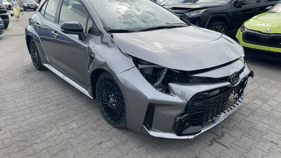 TOYOTA Corolla -